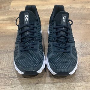 Men’s cloudswift running shoes size 11